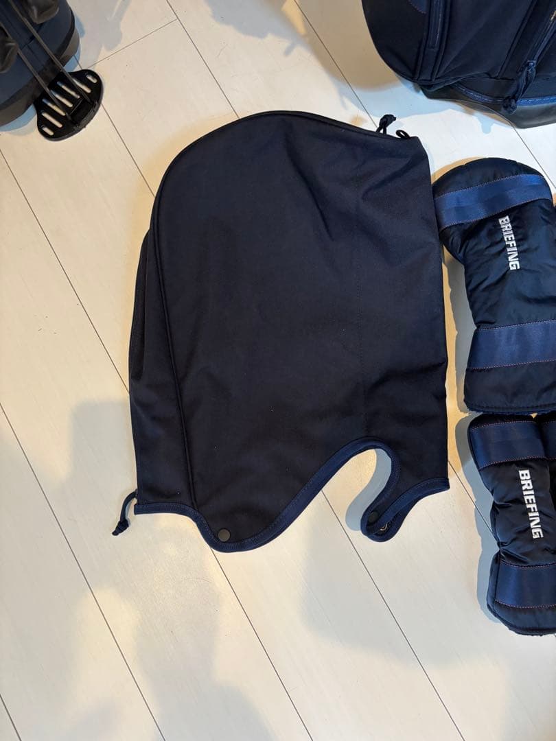 美品　ブリーフィング　スタンド　キャディバック　ヘッドカバー付