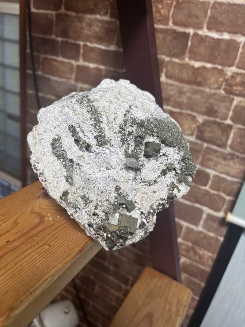 天然鉱石 パイライト結晶 原石