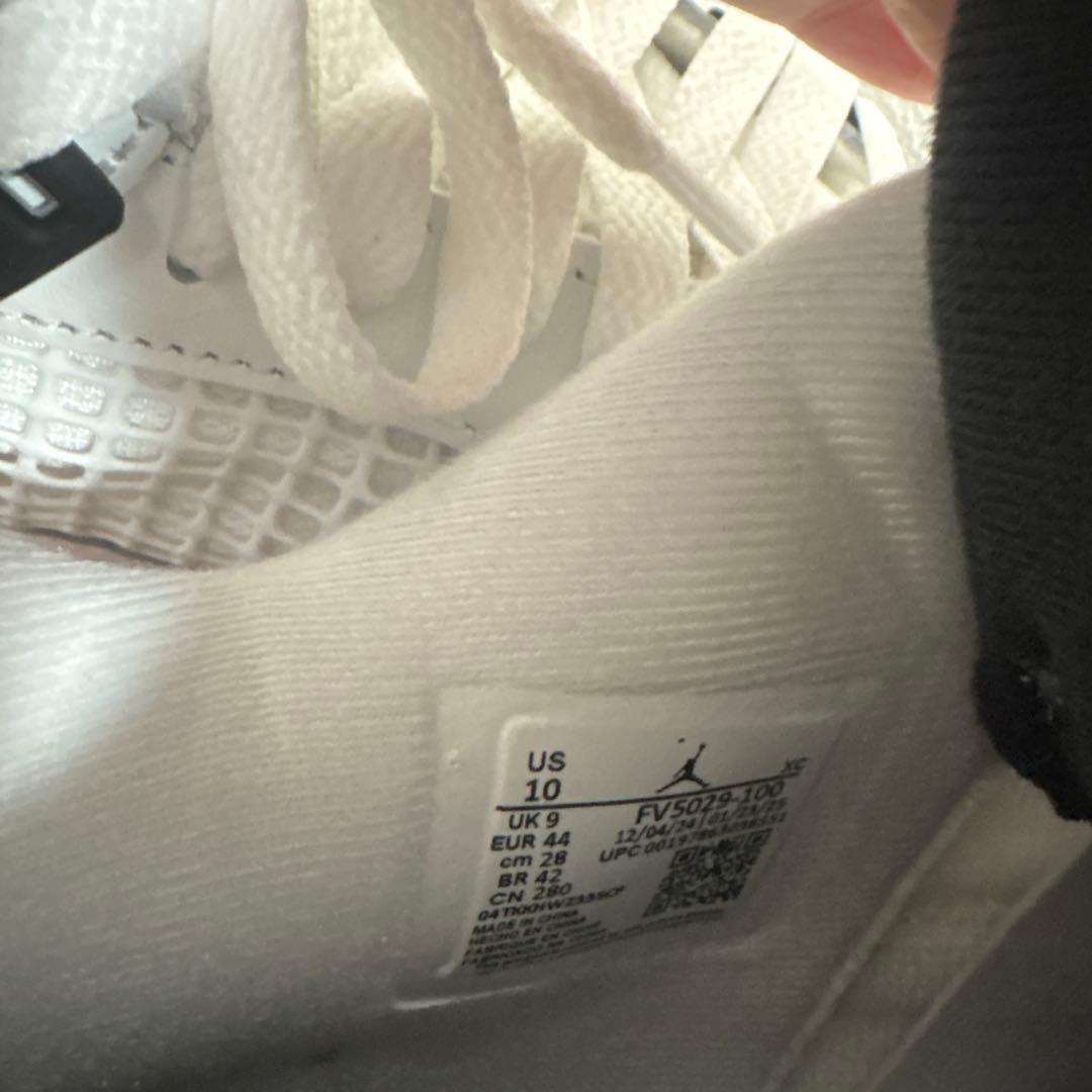 エアジョーダン4レトロ　28センチ