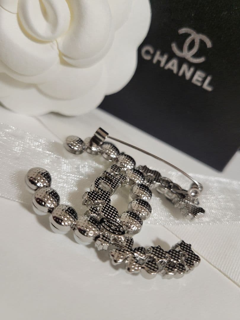 シャネル　ブローチ　パール　シルバー