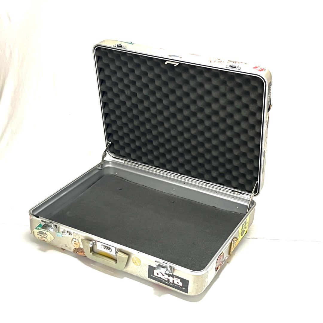 ゼロハリバートンアルミケース