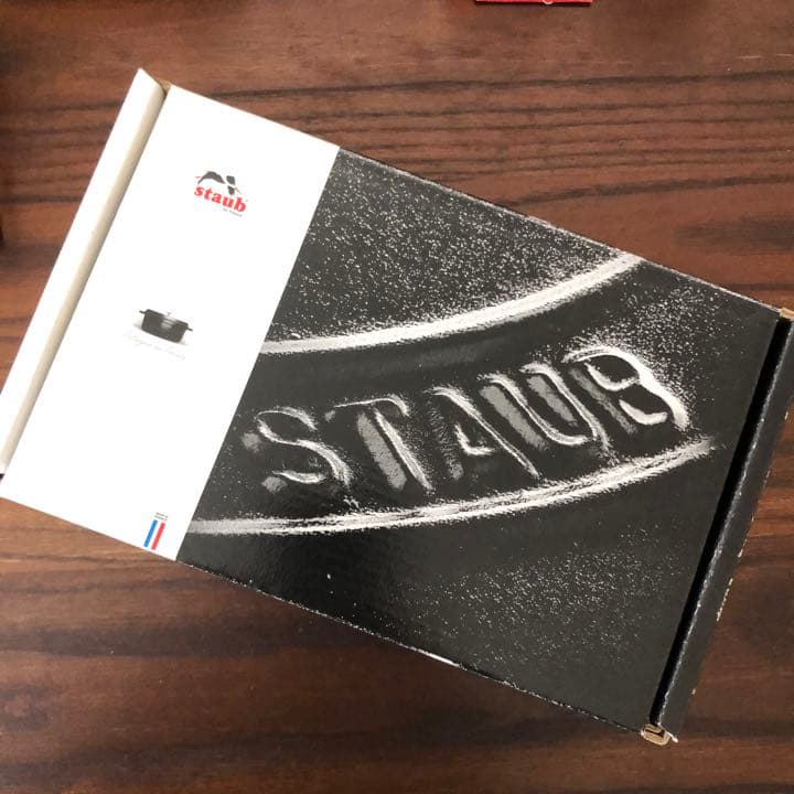 新品　国内正規品　生涯保証　staub ストウブ　ブラック