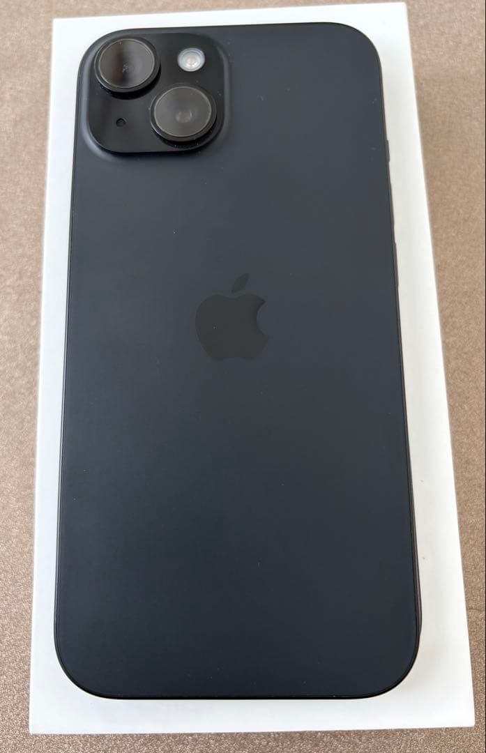 【超美品／おまけ付き】iPhone15 128GB ブラック 国内SIMフリー