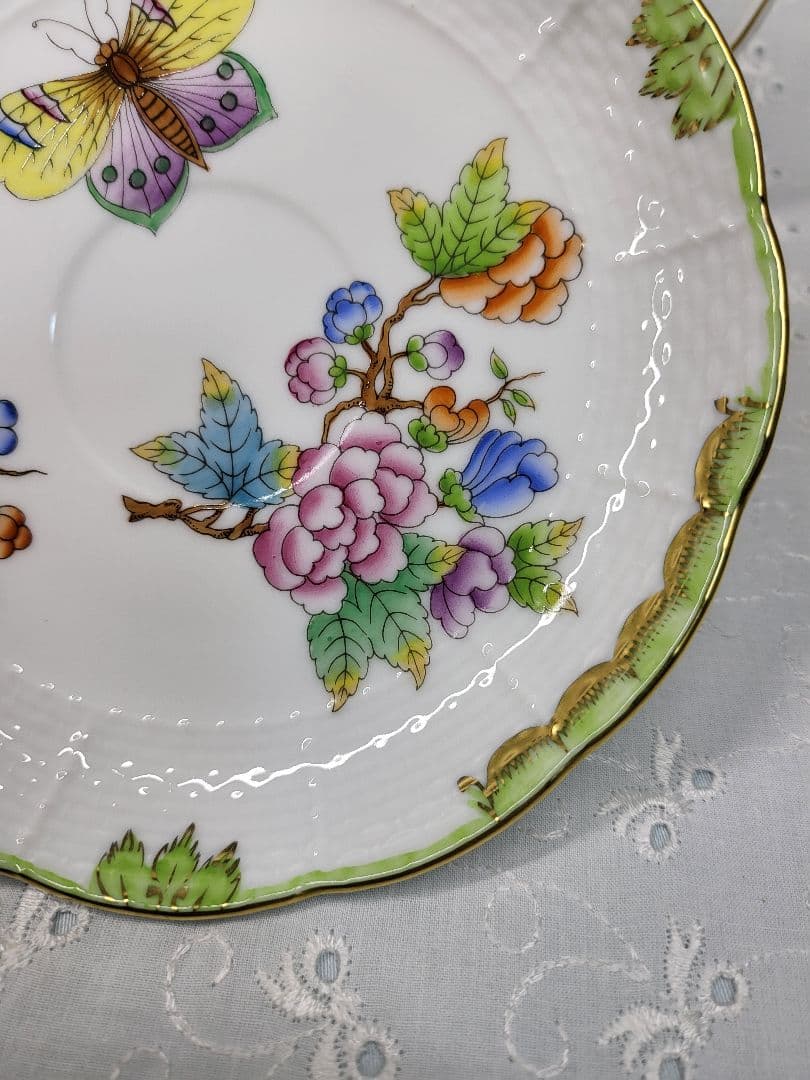 美品✨ヘレンド ヴィクトリアブーケ カップ&ソーサー 花 蝶 コーヒー