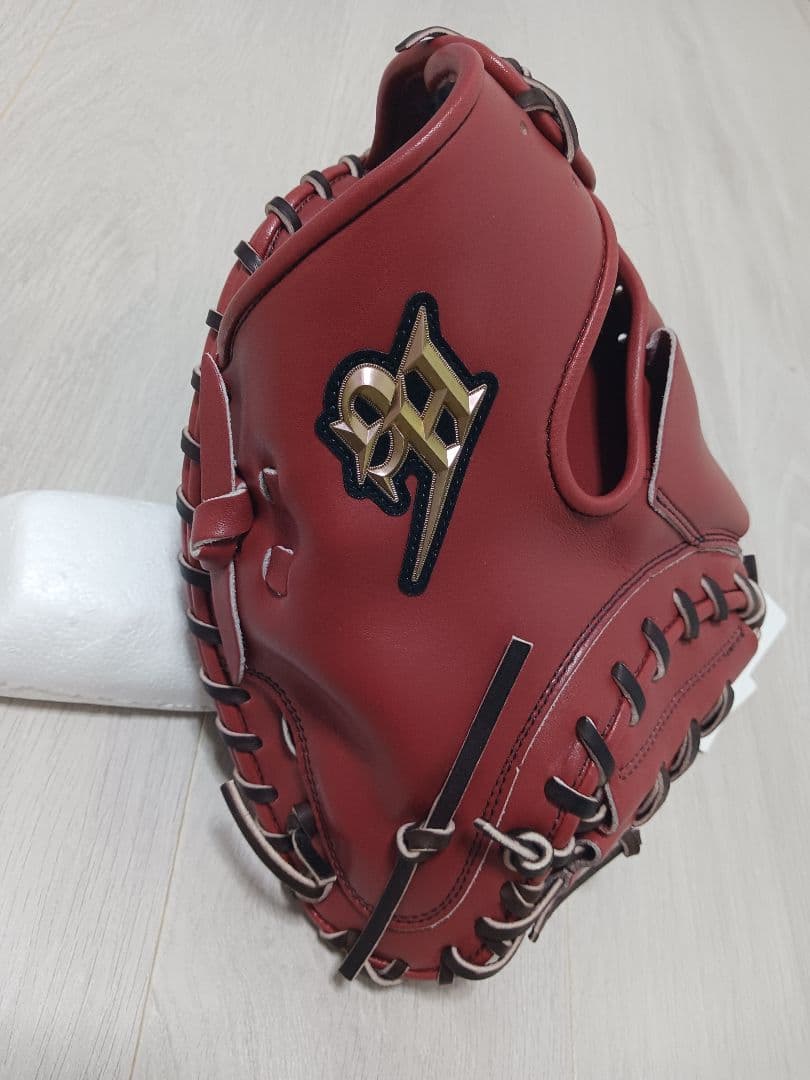 新品未使用　キャッチャーミット　軟式　ハイゴールド　己極シリーズ