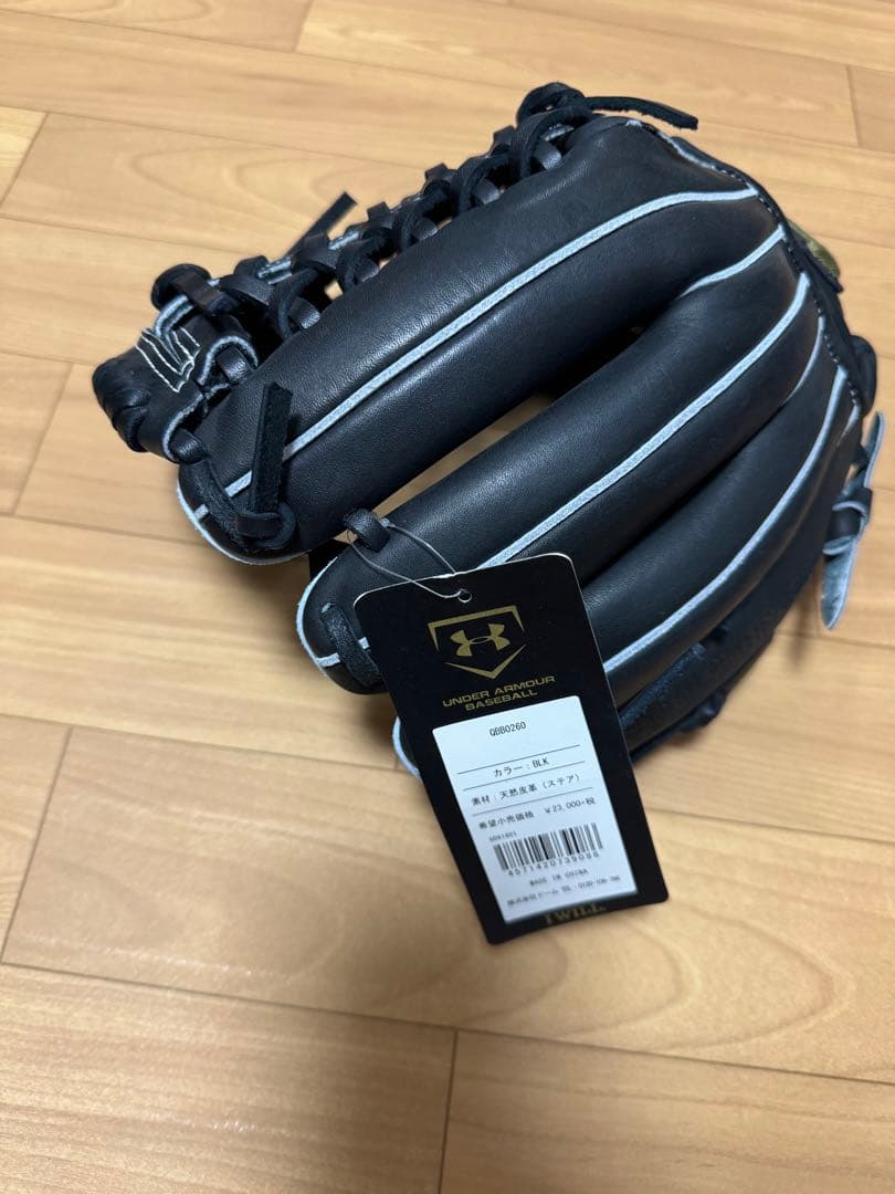 Under Armour 少年野球用　右投げグローブ　ブラック
