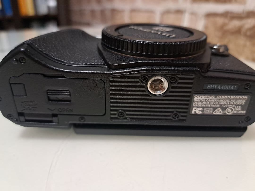 OLYMPUS OM-D E-M10 Mark III カメラボディ【難有り】