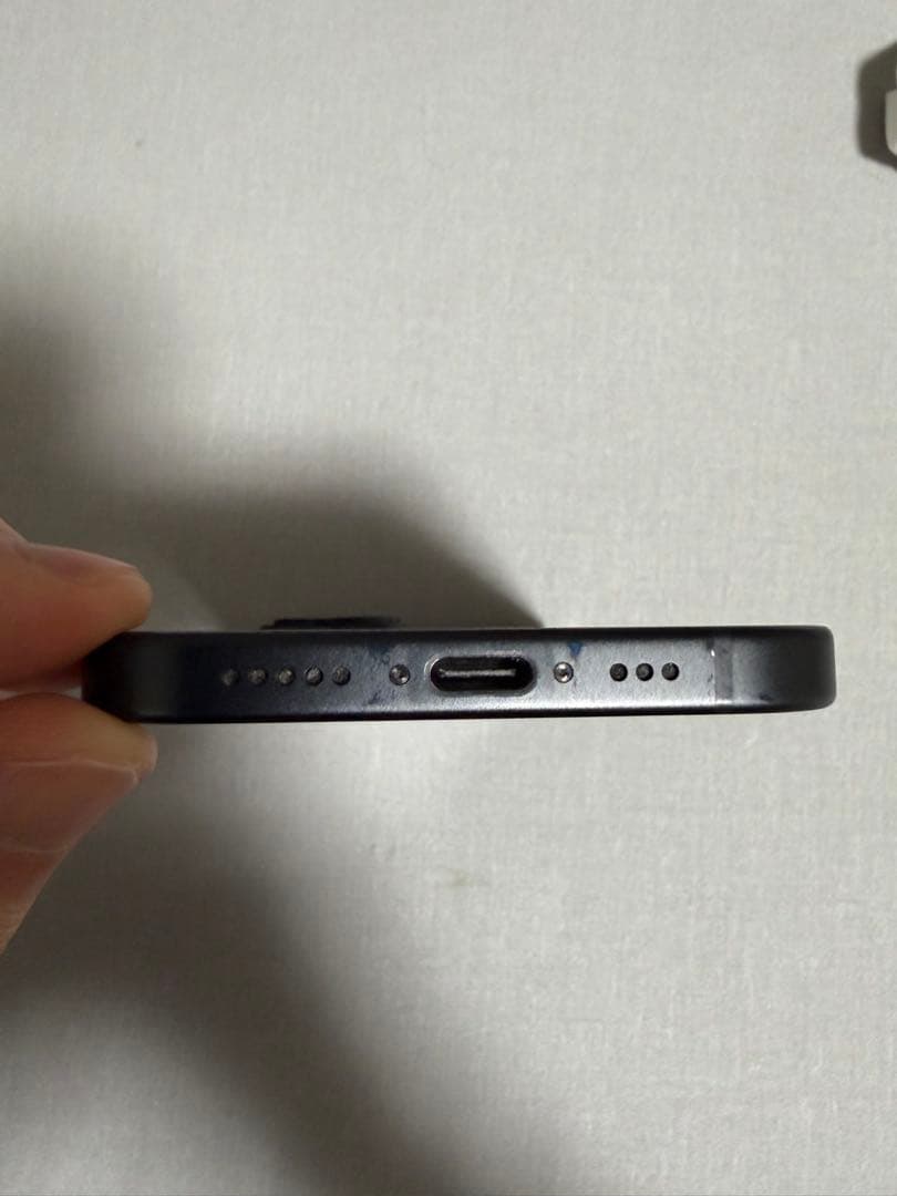 キャンディー　iPhone15 128GB ブラック 保護カバー 箱付き