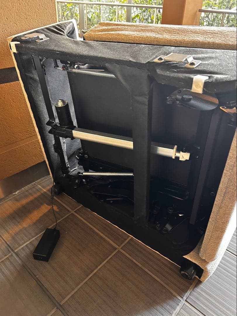 ニトリ　2人掛け　電動布張りリクライニングソファKK6133 BE/LGY