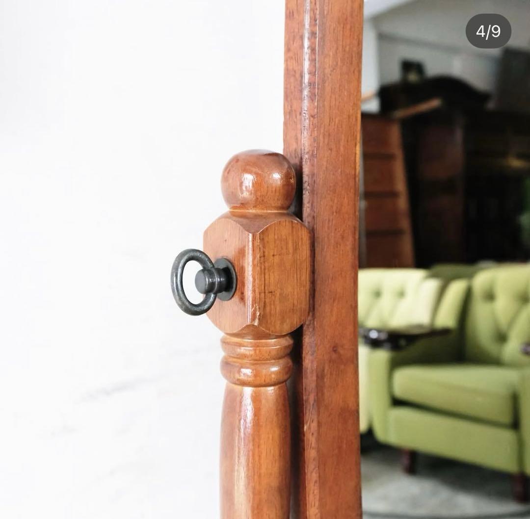 ろくろ脚のオーバルスタンドミラー　鏡