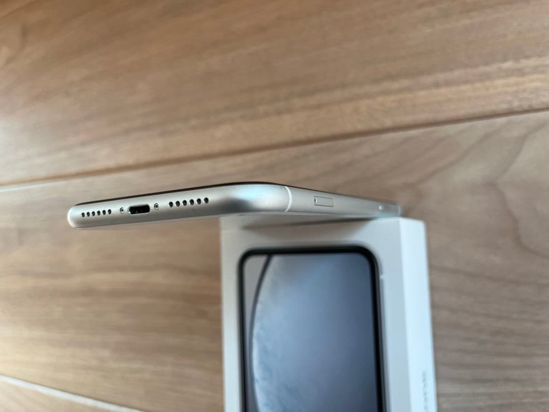 【超美品】iPhone XR ホワイト 128GB