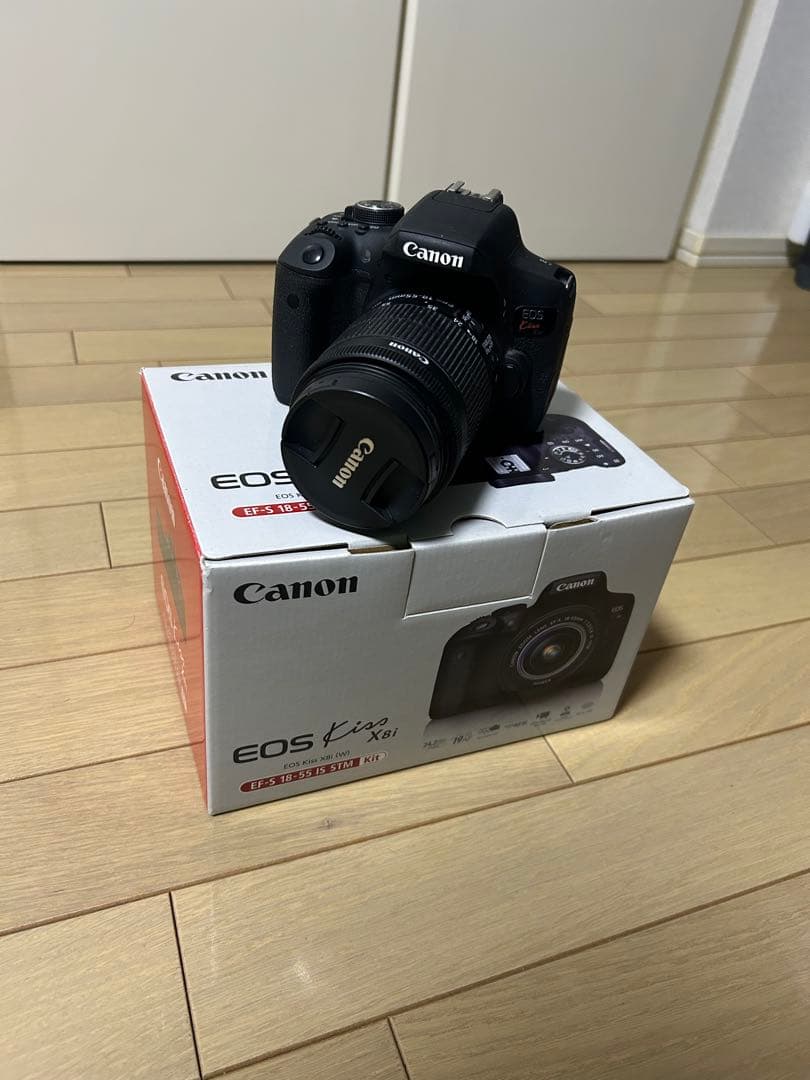 Canon EOS KissX8i 三脚付き