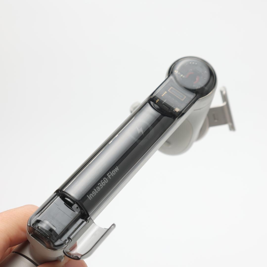 【美品】Insta360 Flow スマホ用ジンバル 3軸手ブレ補正 AI追尾