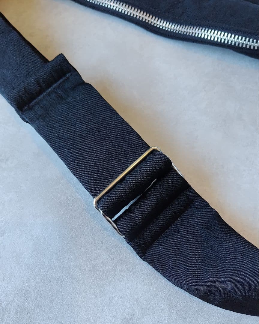 美品 ITTI ANNIE PUFFER TOWN MOON BAG イッチ