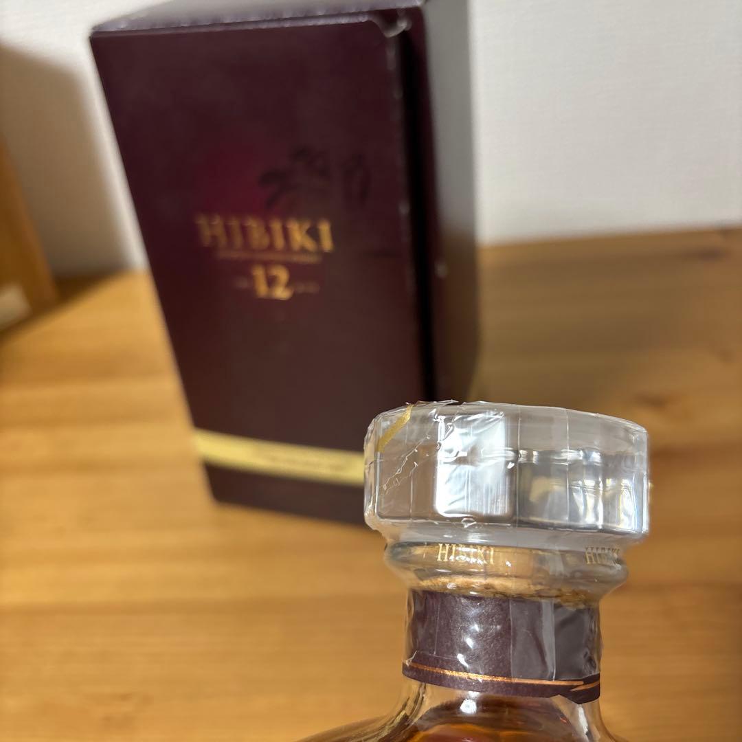 サントリーウイスキー　響12年　700ml 箱付き　未開栓