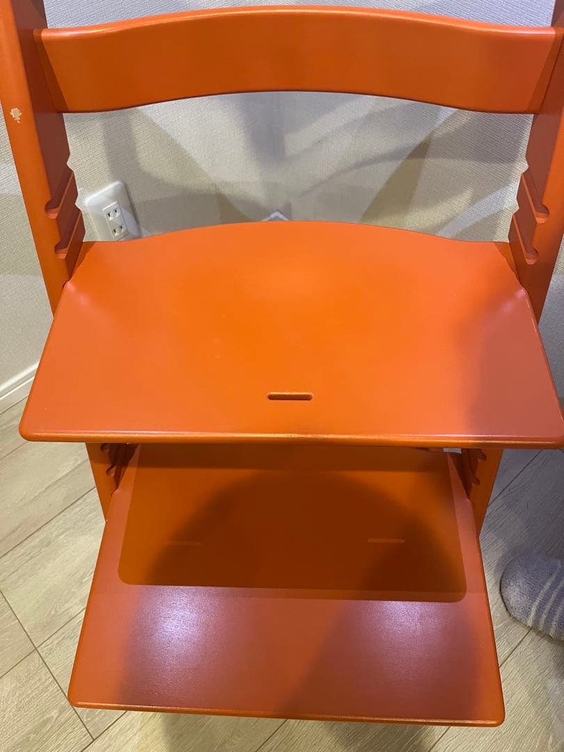 【美品】STOKKE トリップトラップ シリアル4 廃盤色 オレンジ　ハイチェア