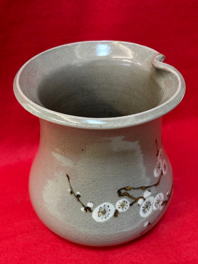 腰黒梅絵花瓶　金粉装飾　共箱付　初代眞葛香山作（江戸期天保13年生まれ）　銘あり