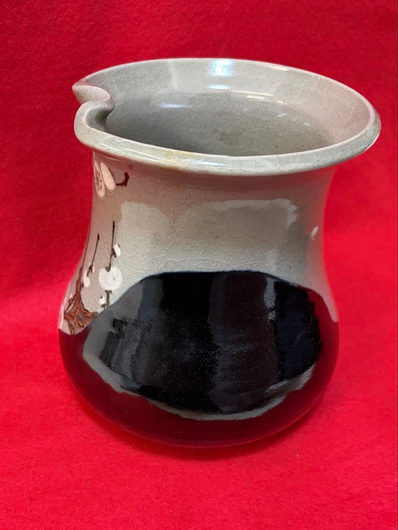 腰黒梅絵花瓶　金粉装飾　共箱付　初代眞葛香山作（江戸期天保13年生まれ）　銘あり