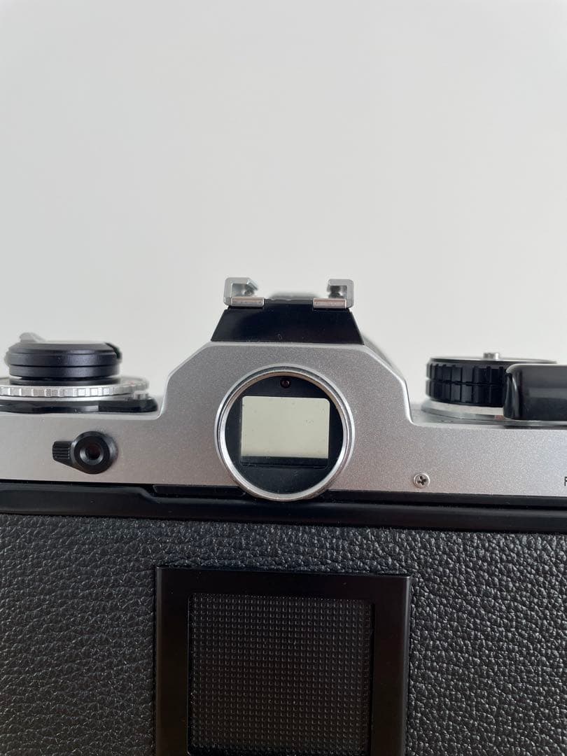 r*y様 Nikon FE 美品