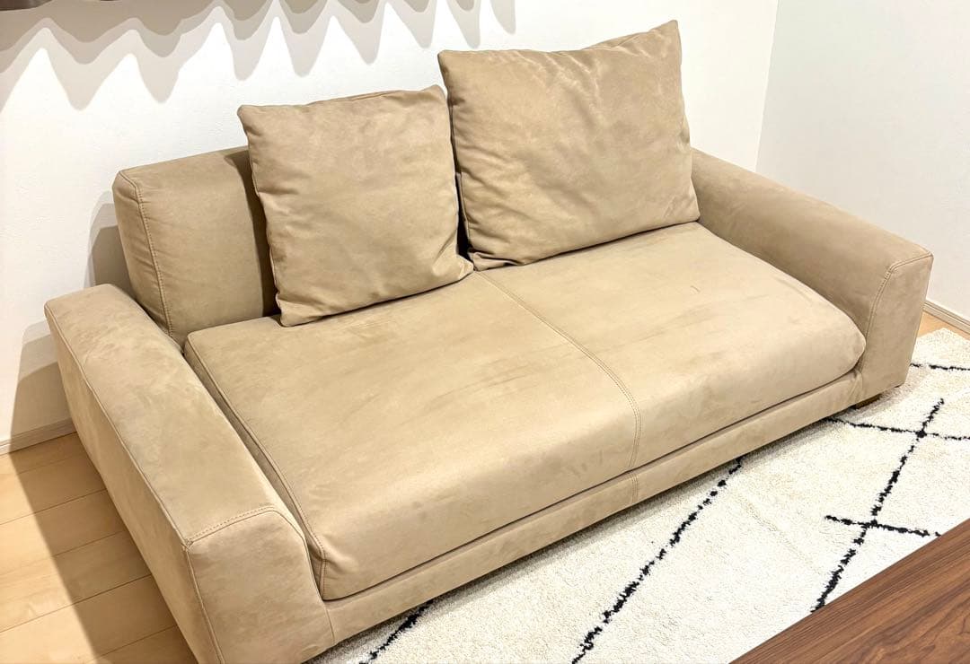 美品　unico MATT ベージュ 2.5人掛けソファ