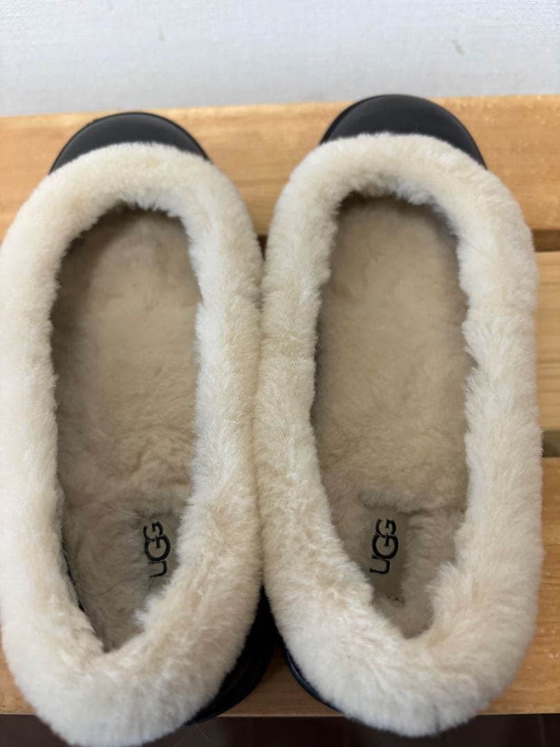 靴 UGG Zora Leather Ballet Flat 23.5