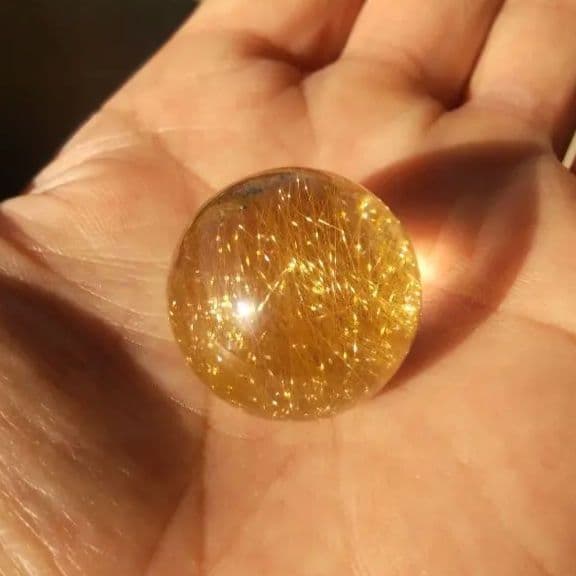 ルチルクォーツ スフィア マニハール ヒマラヤ水晶 天然石 パワーストーン 置物