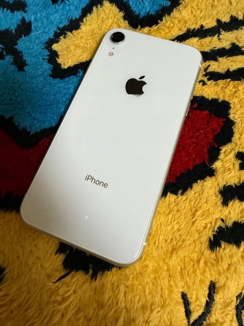 【送料無料】Apple iPhone XR ホワイト 64GB SIMフリー