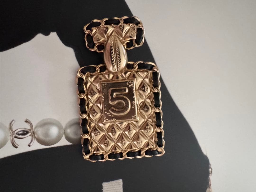 シャネル　ブローチ　美品