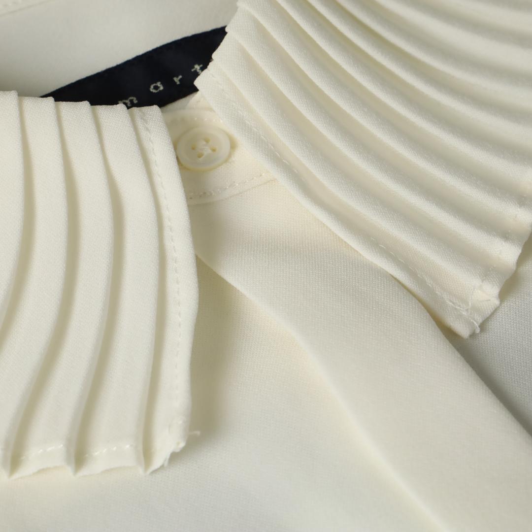 244 新品 martinique　マルティニーク プリーツカラーブラウス