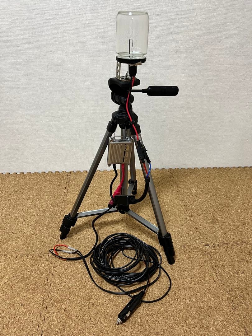 灯火採集　三脚型　ライトトラップ　HID35w 紫外線放出加工済