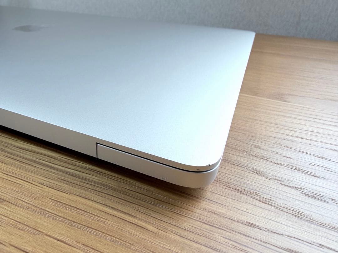 MacBookPro 16 2019 i7 メモリ16GB SSD512GB
