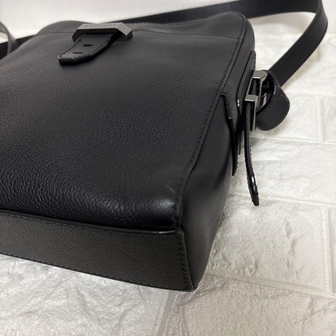 ▪️BVLGARI レザー　ショルダーバッグ　ブルガリバックル　BVCKLE 黒