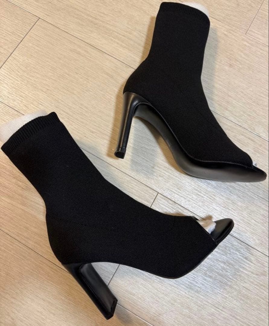 【新品未使用】鈴木亜美　黒オープントゥニットブーツ M