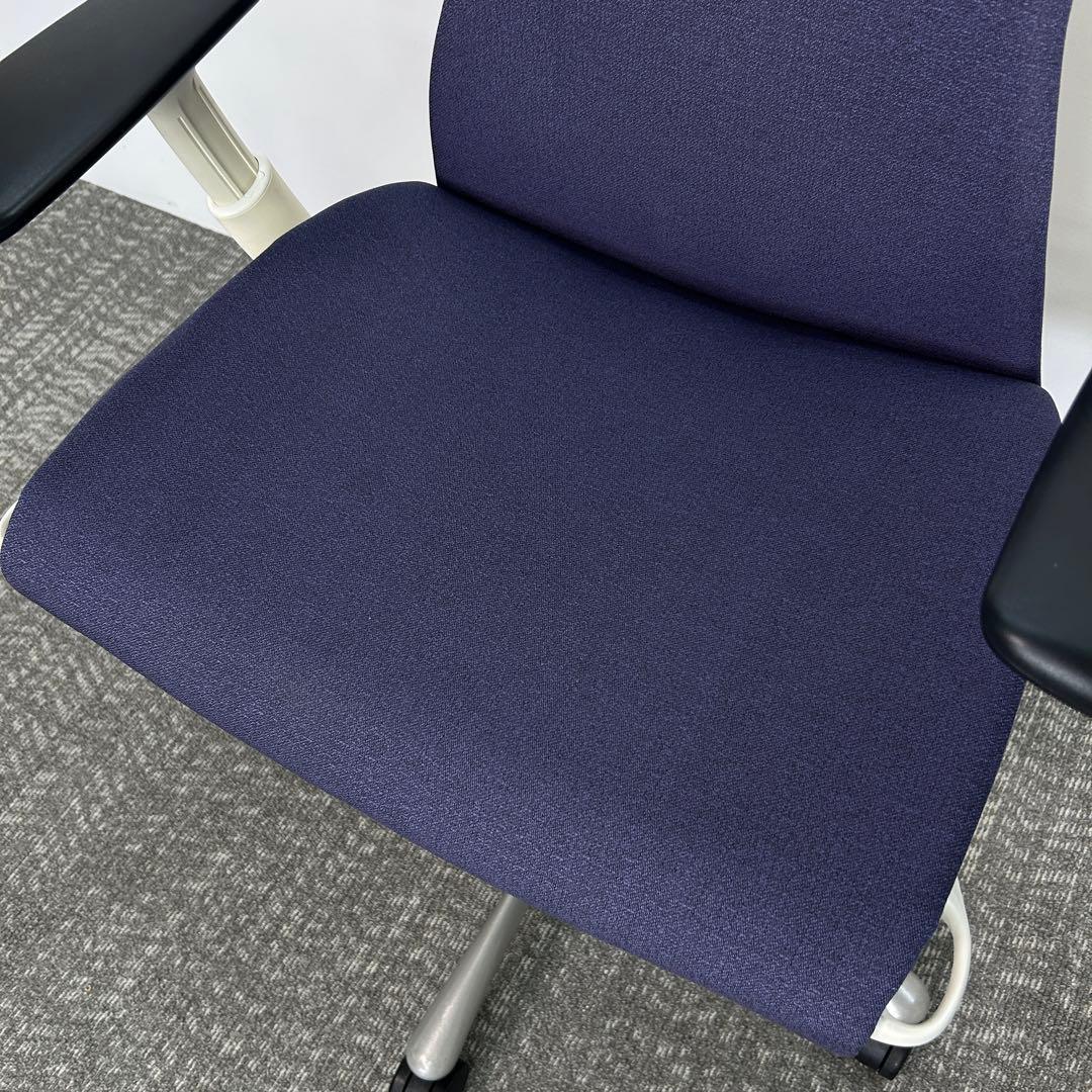 C エンボディチェア 最高級 ハーマンミラー グレー ホワイト Embody