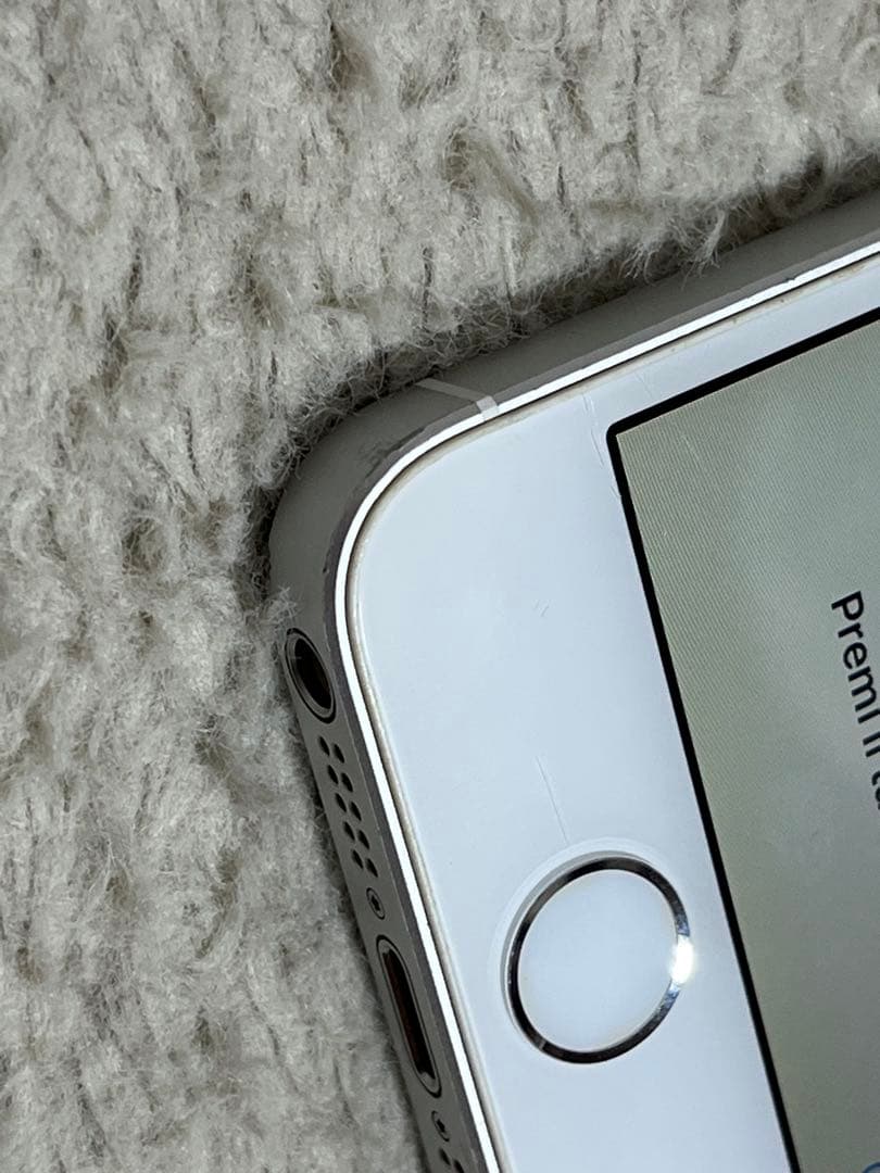 iPhone SE シルバー 最大バッテリー容量83% 125GB