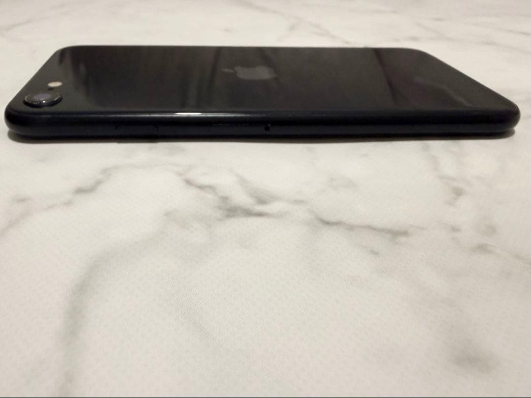 iPhone SE第3世代 64GB ミッドナイト 最大容量84％ SIMフリー