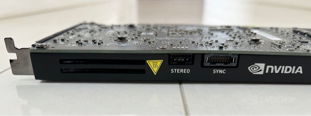 NVIDIA Quadro RTX 4000 8GB GDDR6 グラフィック