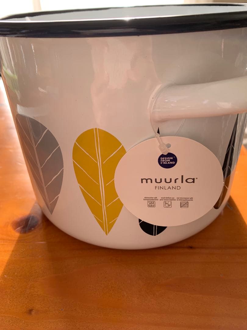 新品未使用　Muurla ムールラ　ホーローキャセロール　鍋　北欧　リーフ柄