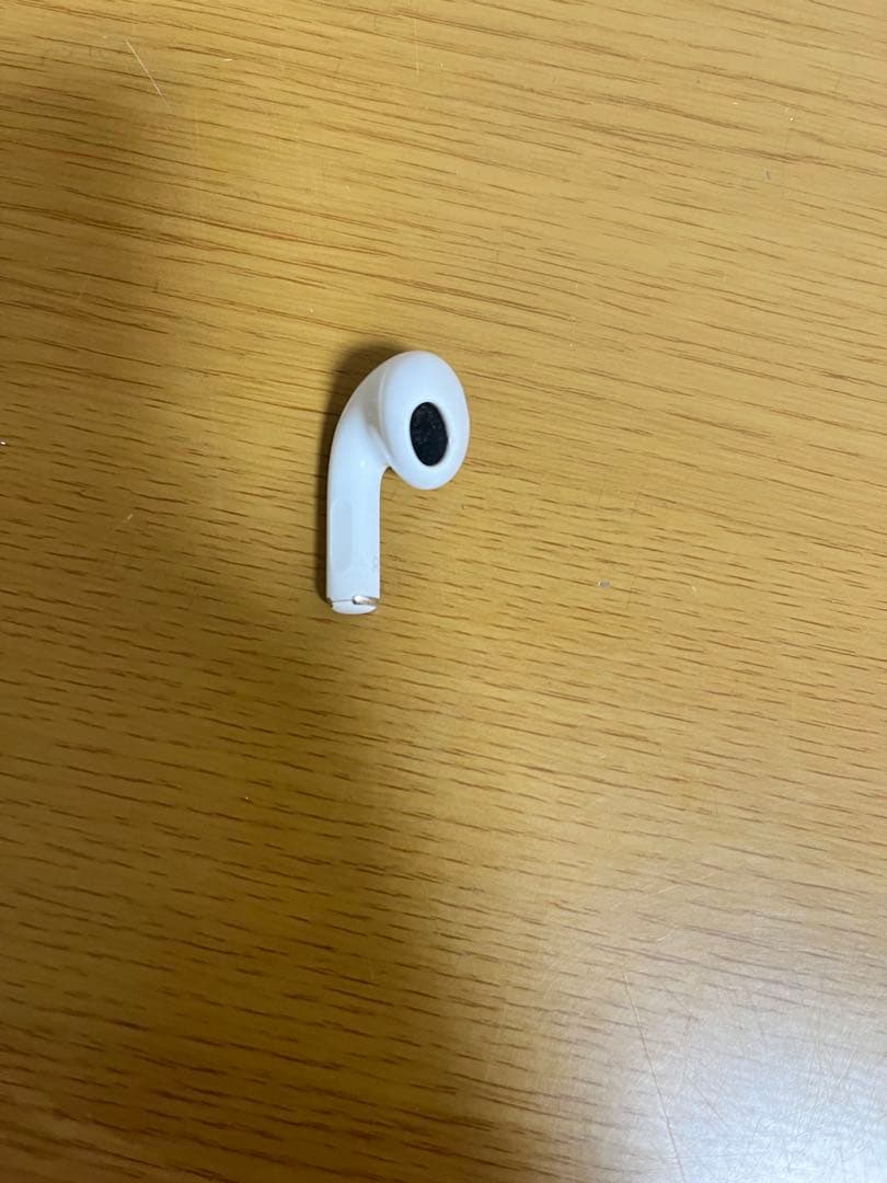 AirPods第3世代 本体と右耳