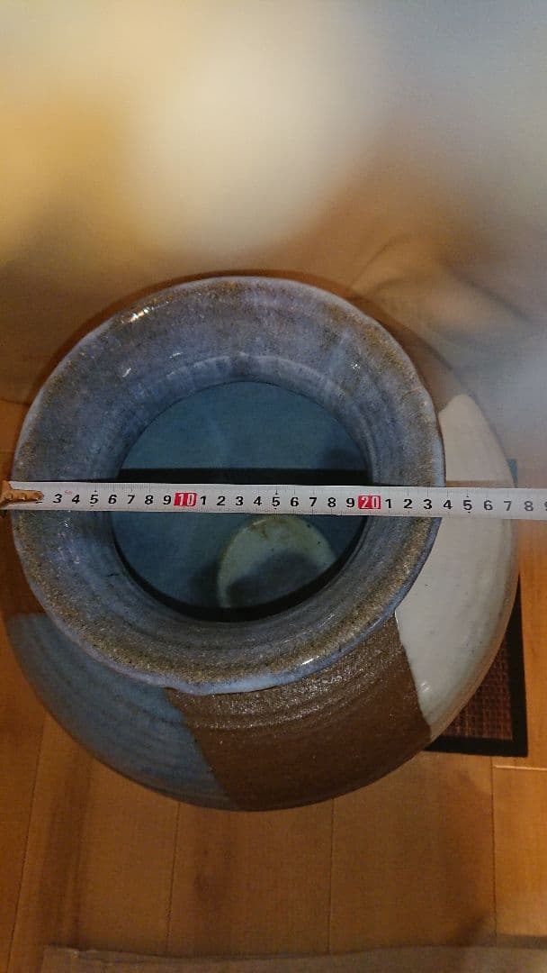 綺麗な大きい壺 (高さ40×横幅40)