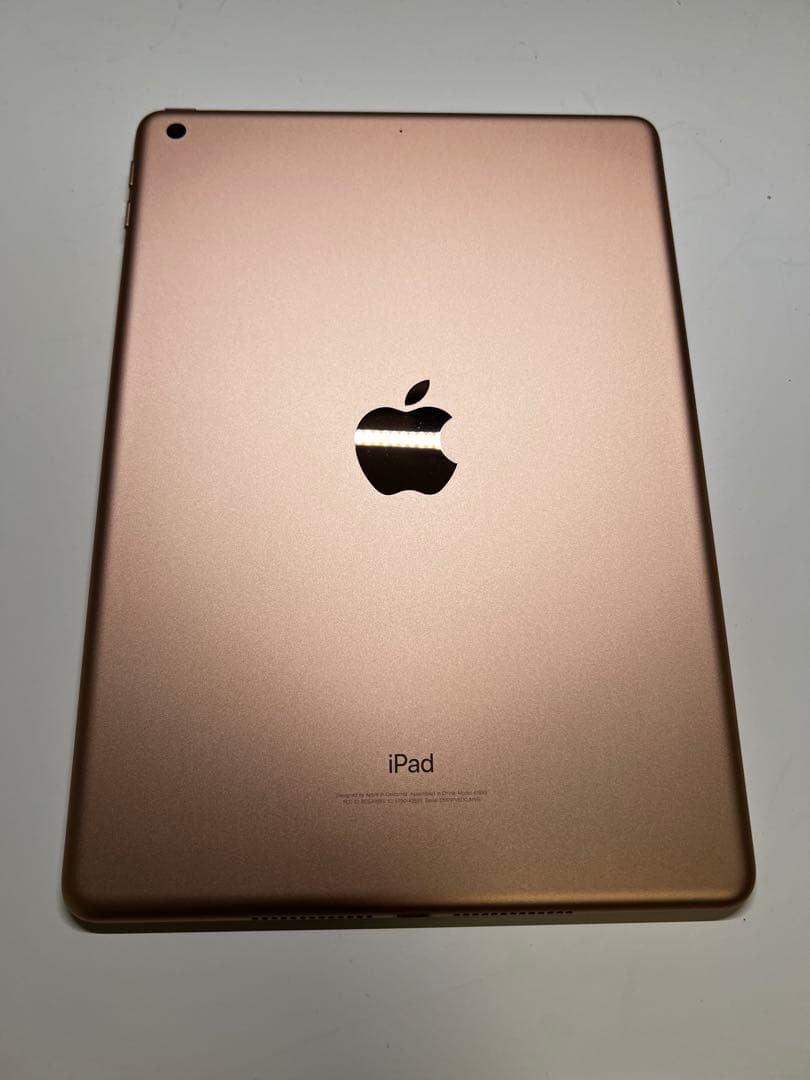 Apple iPad 第6世代　ゴールド 32gb 本体