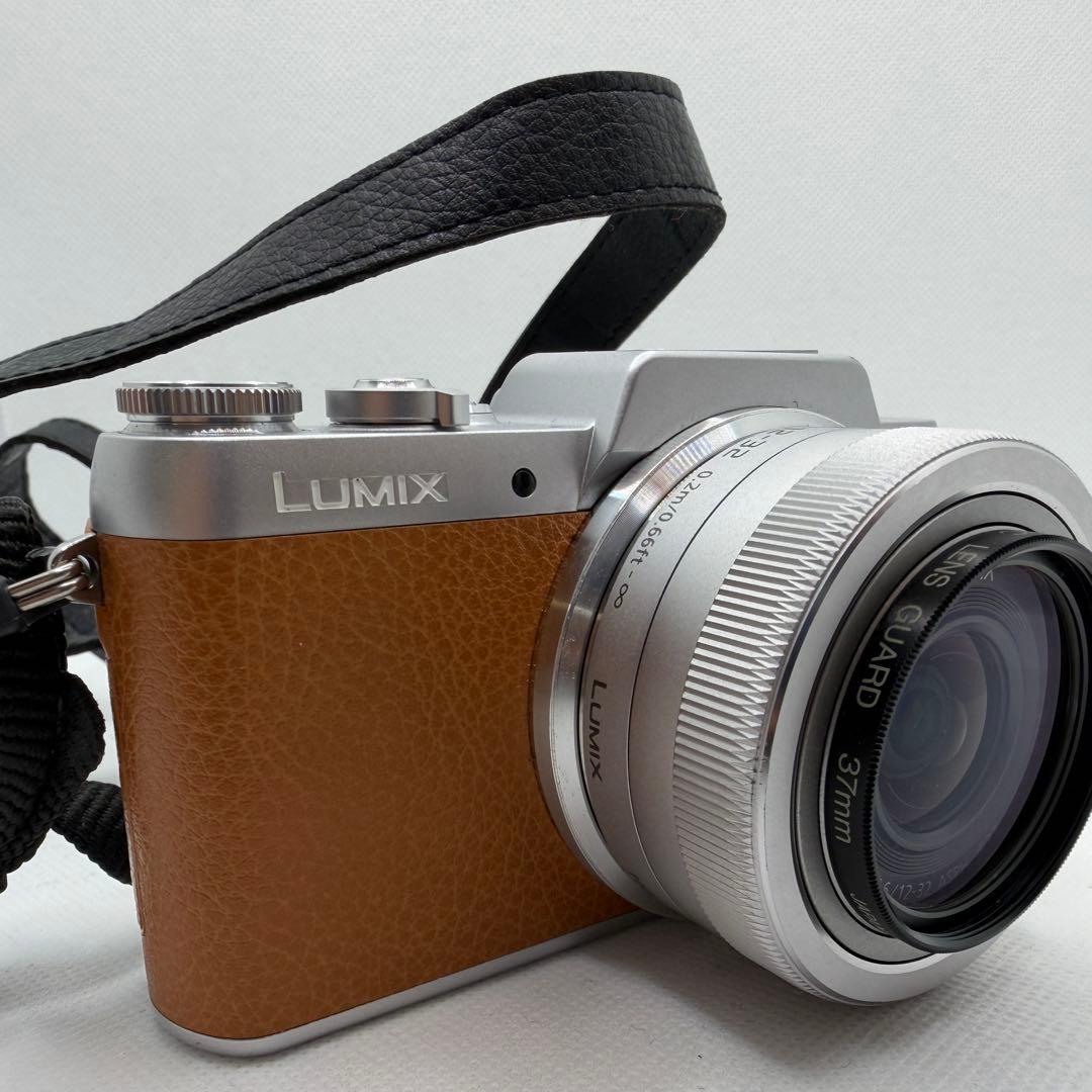 LUMIX ミラーレス一眼カメラ 25-100mmレンズ付き DMC-GF7