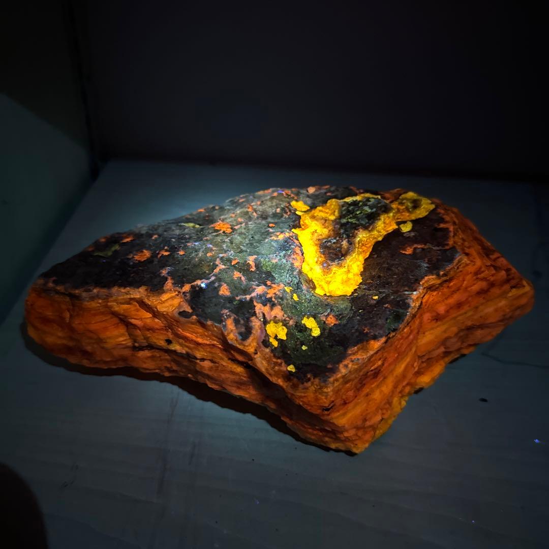 然別オパール 北海道石 蛍光オパール約3200ｇ