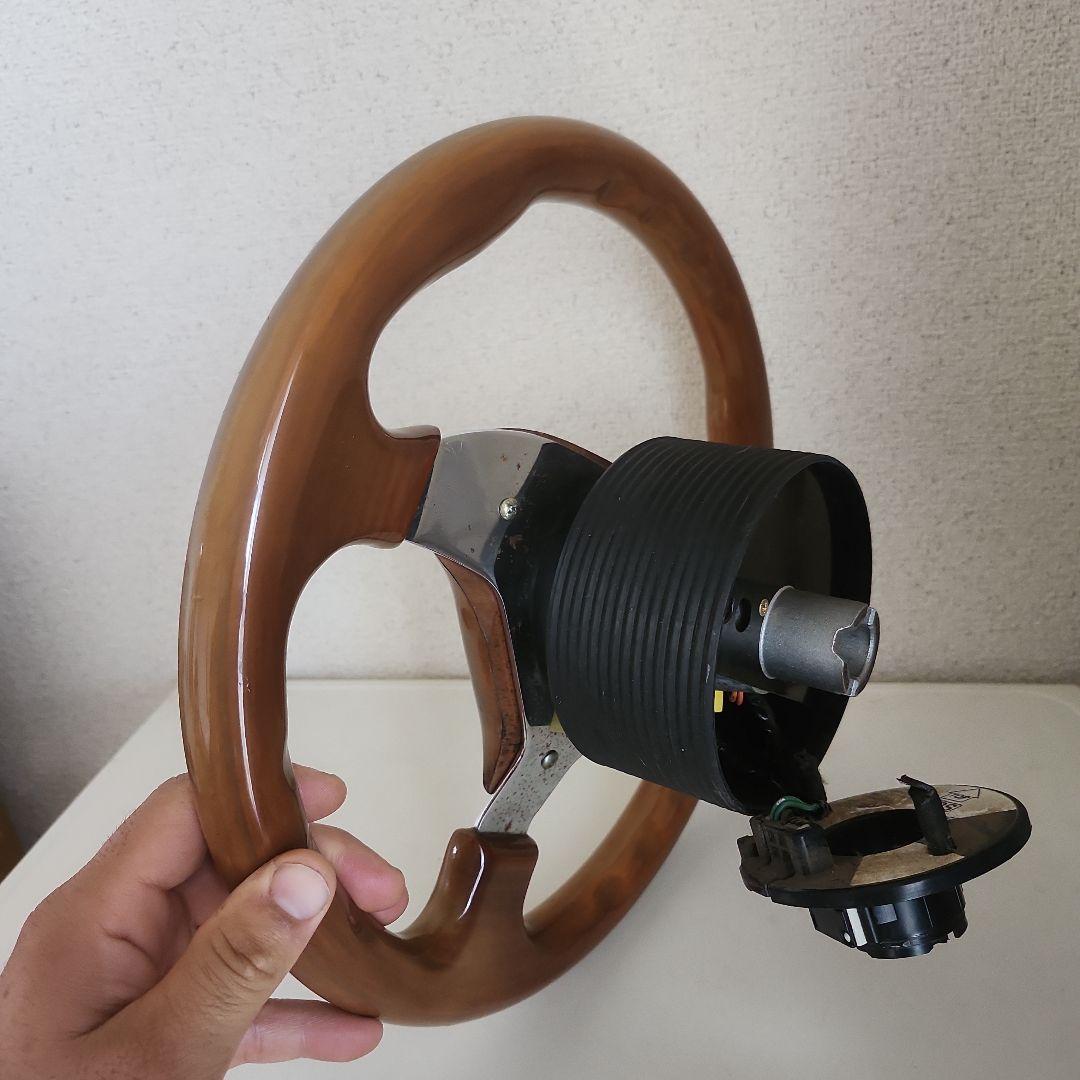 MOMO.ウッド スポーツスタイル ステアリング