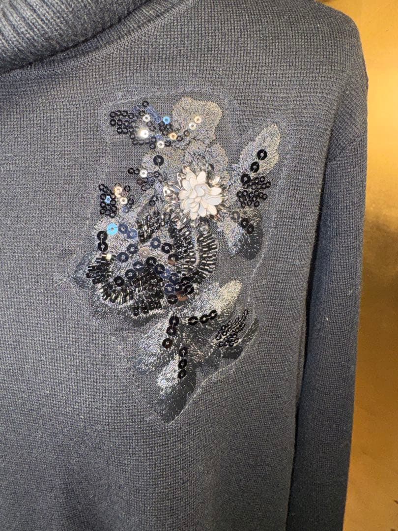 【スーパービューティ】新品タグ付き定価22,000円ビジューニットワンピース42