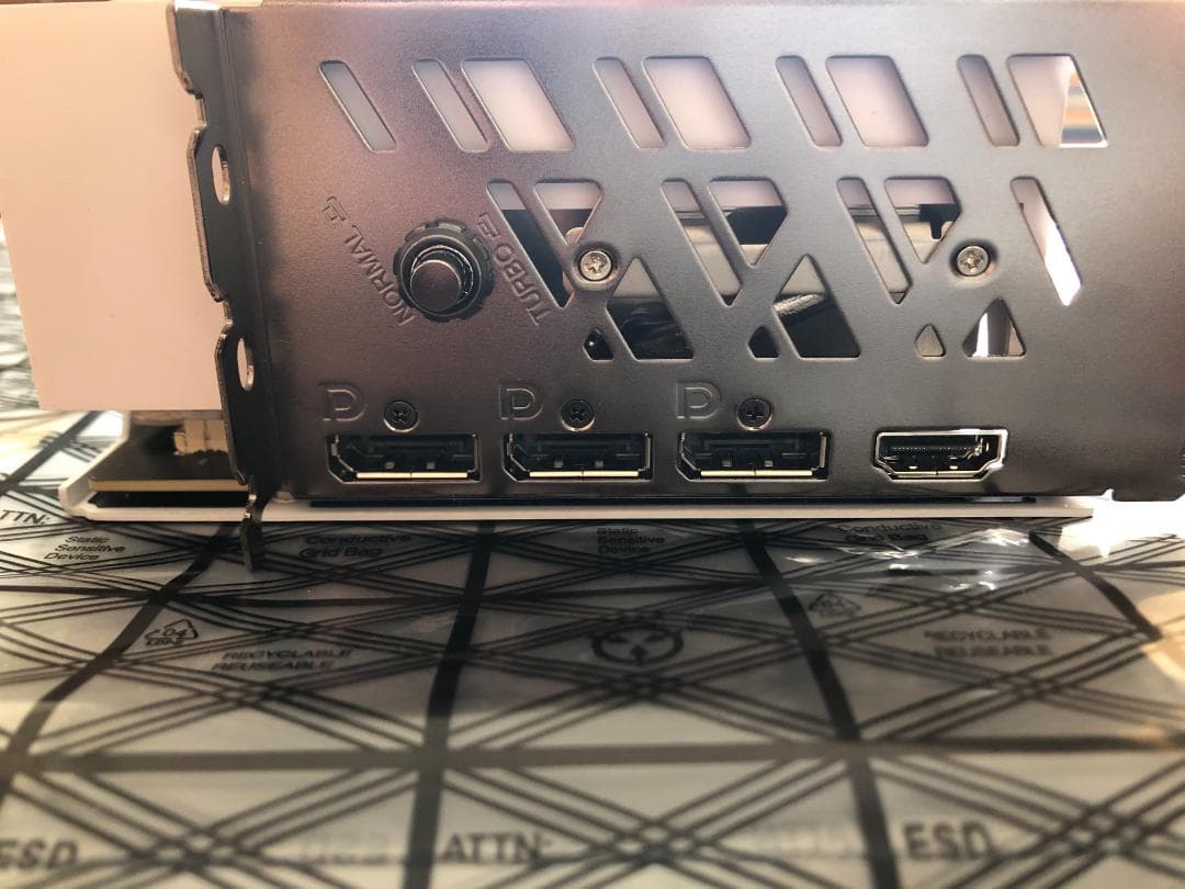 り*た様 【美品 動作確認済み】GeForce RTX 4070 Ti SUPE