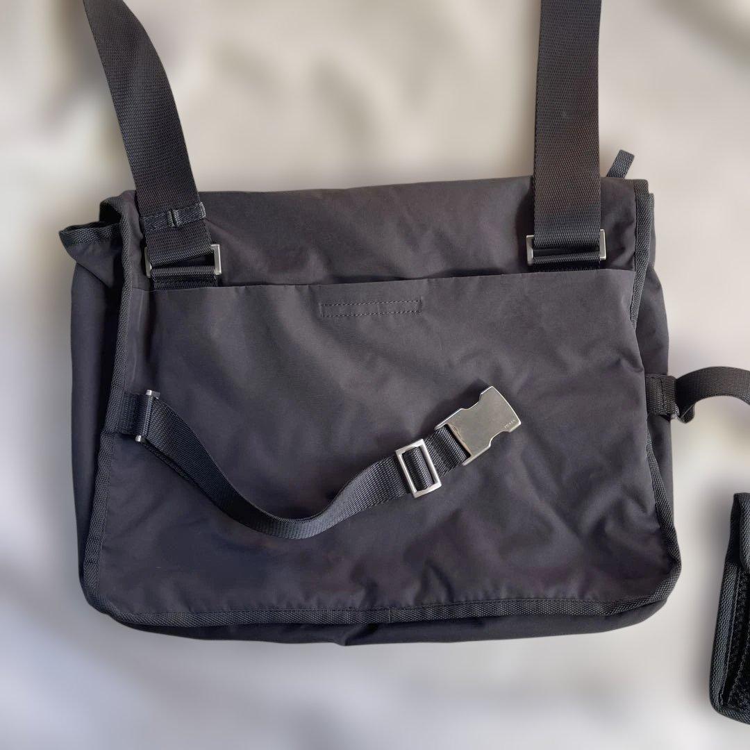 プラダスポーツ　メッシュ　メッセンジャーバッグ 中型　黒