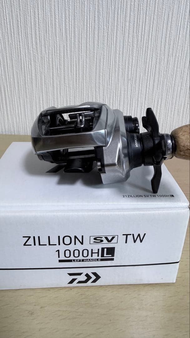 ダイワ21ジリオンSVTW 1000HL SLPハンドルノブ付き　重要事項あり