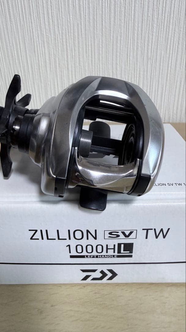 ダイワ21ジリオンSVTW 1000HL SLPハンドルノブ付き　重要事項あり