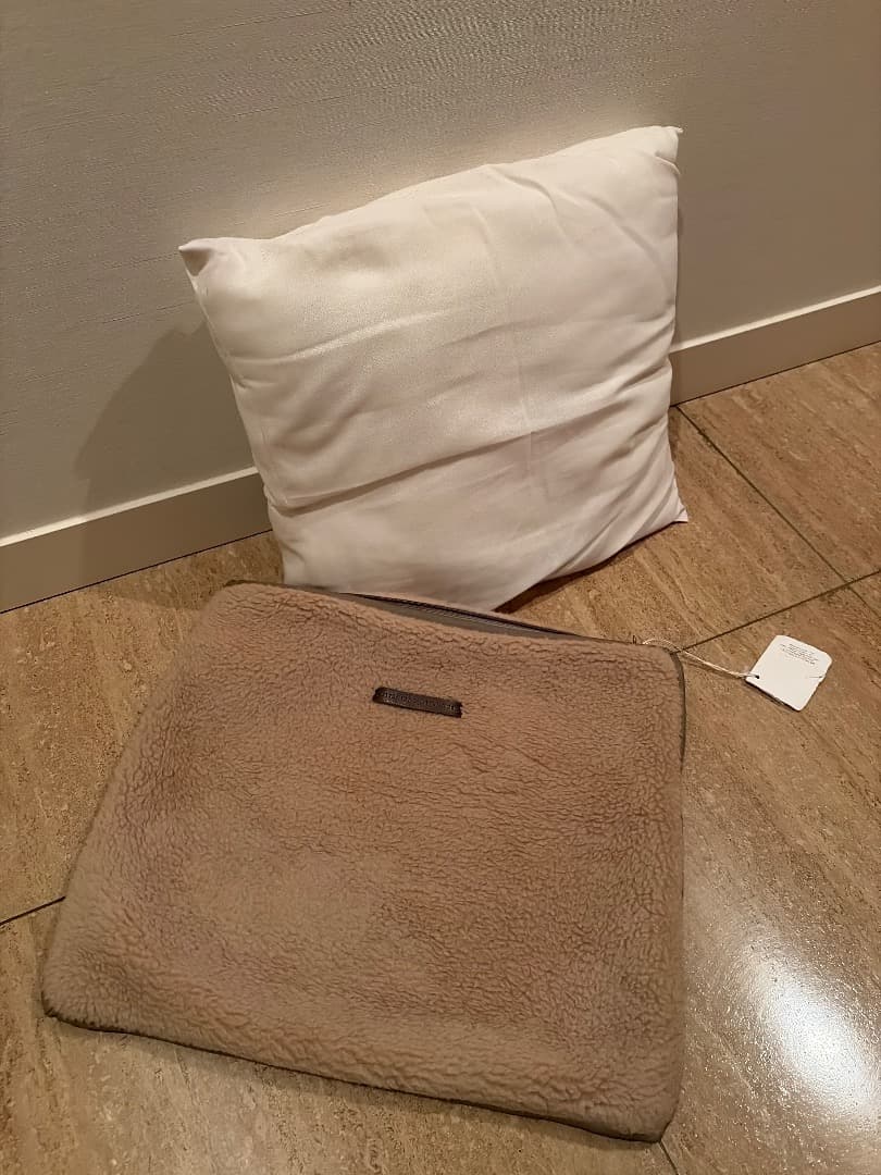 【タグあり】ブルネロクチネリ　クッション